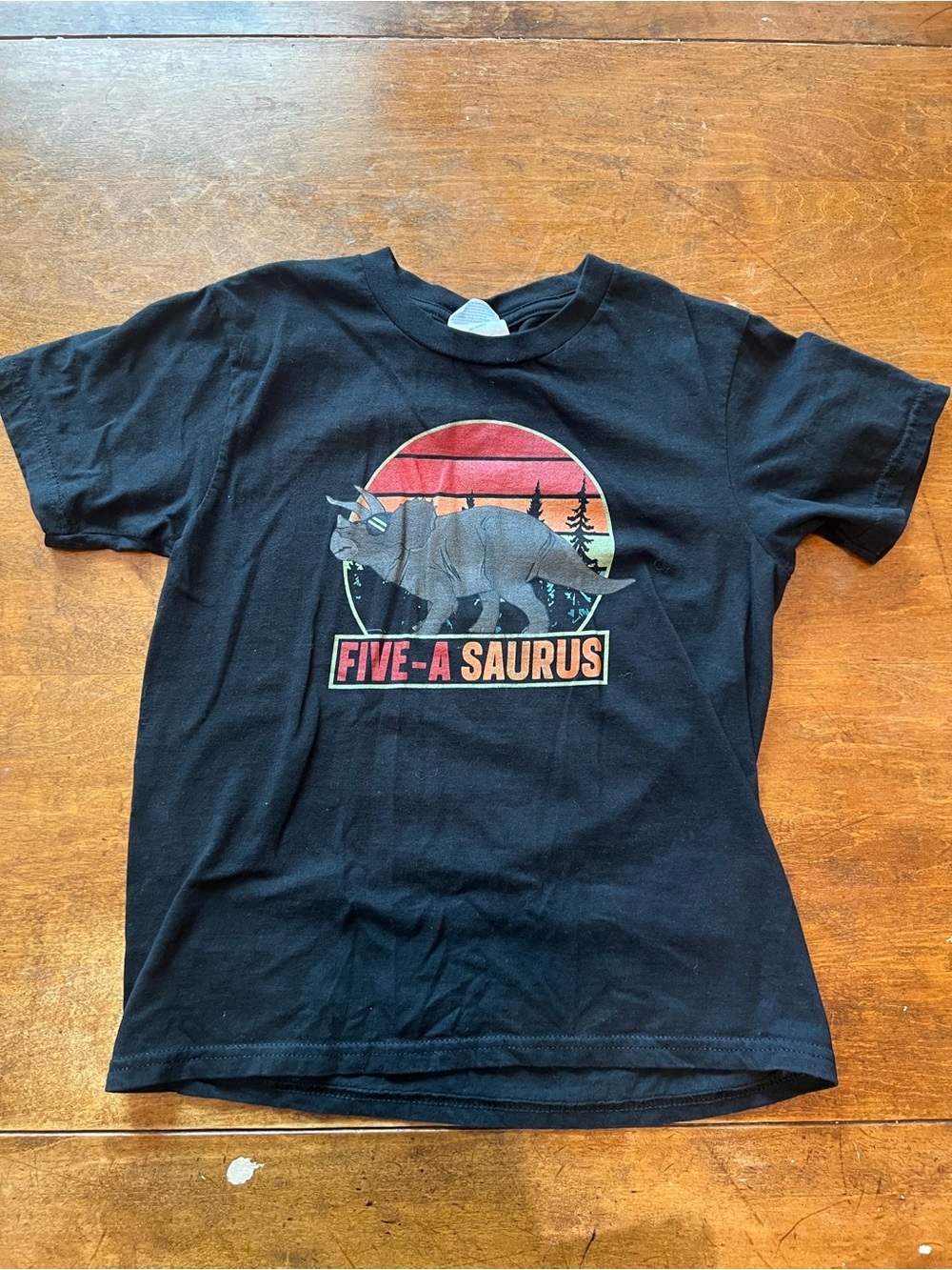 Kids Youth Small 7/8 Five-A-Saurus Dinosaur 5th Birthday Black T-Shirt